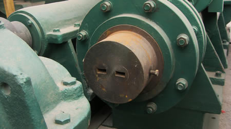 ú���C����Ͳ